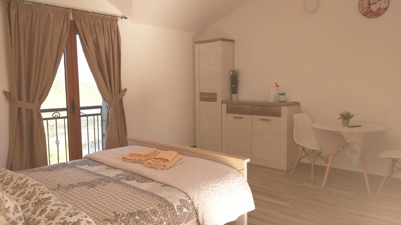 Village House - Novak Rijecani Rijeka Crnojevica Bagian luar foto